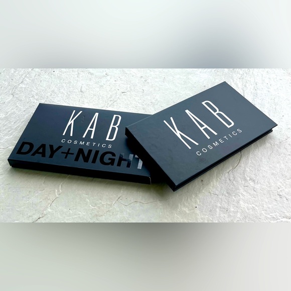 NEW! Kab Cosmetics Day + Night 18 Pan Eyeshadow Palette 21.6g/0.76oz Full Size - Picture 7 of 9